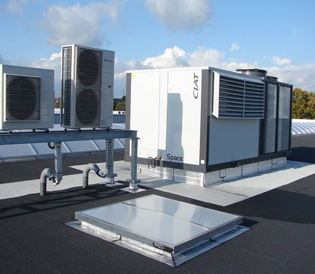 Installation de climatisation en toiture par Coldci