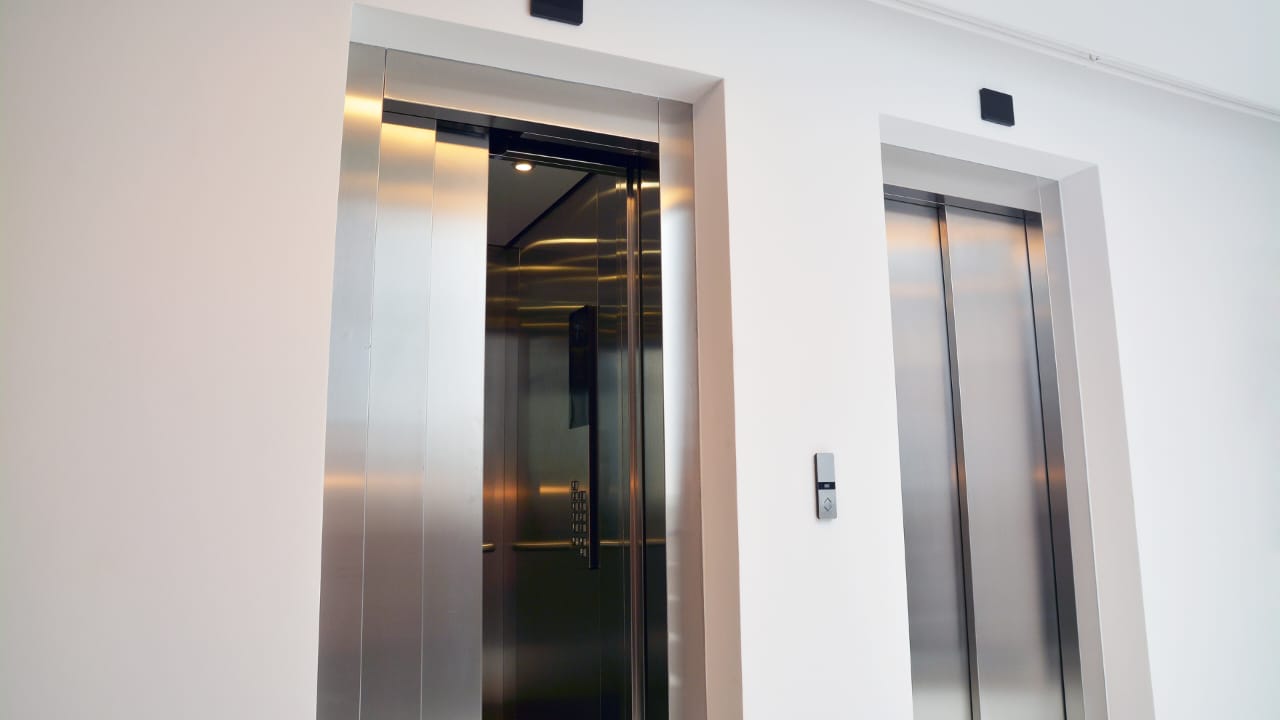 Ascenseur installé et entretenu par Coldci